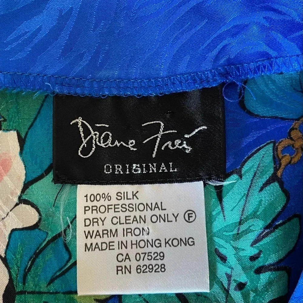 Diane Freis Vintage 80s Floral Silk Blouse With Gold Buttons - Picture 10 of 10